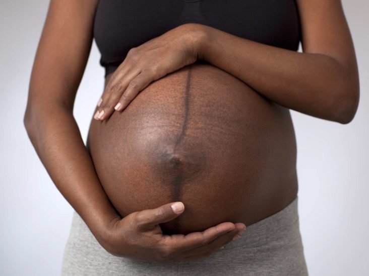 gravida-de-22-semanas-sentindo-se-doente