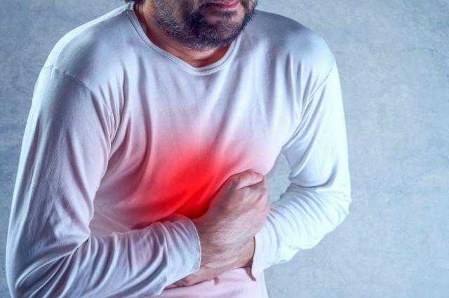 dor-de-estomago-com-ataque-cardiaco