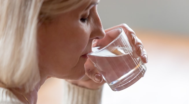 cuidados urgentes liquidos iv para desidratacao